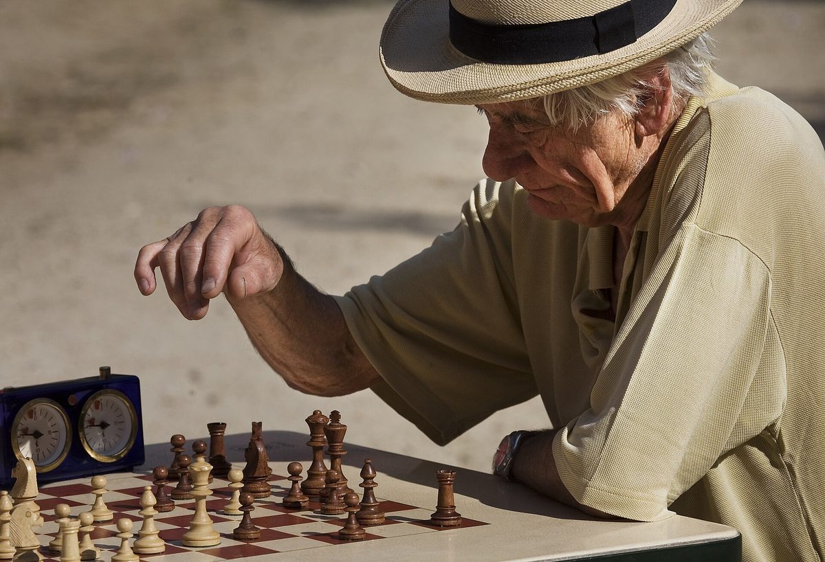 Chess players in the Jardin du Luxembourg.