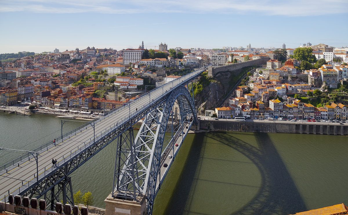 The Dom Luís I bridge over the Douro.
