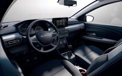 Salpicadero del Dacia Jogger con la pantalla táctil Media Nav de 10 pulgadas y el volante