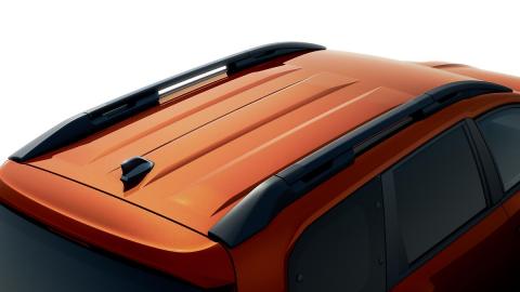 Primer plano del techo del Dacia Jogger y sus barras de techo modulares