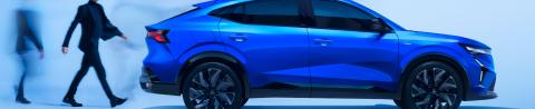 Renault Rafale, SUV coupé hybride bleu, profil complet en studio (2200 x 450)